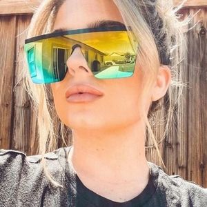 Quay Australia Hindsight Matte Black Frame/Rainbow Lenses NWT Authentic